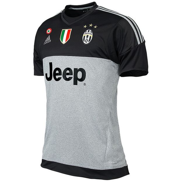 FOTO: Ecco le maglie della Juventus 2015-2016 - il Giornale