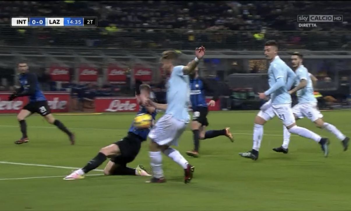 editoriale giornali dicono