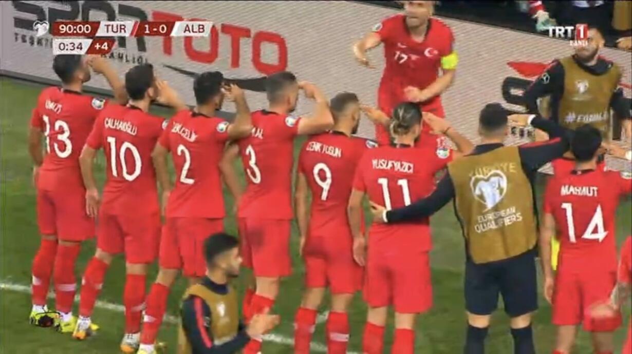 demiral saluto militare richiamo uefa