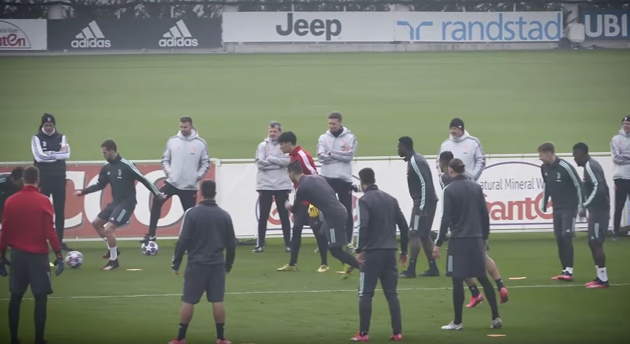 juventus milan sarri rosa completo