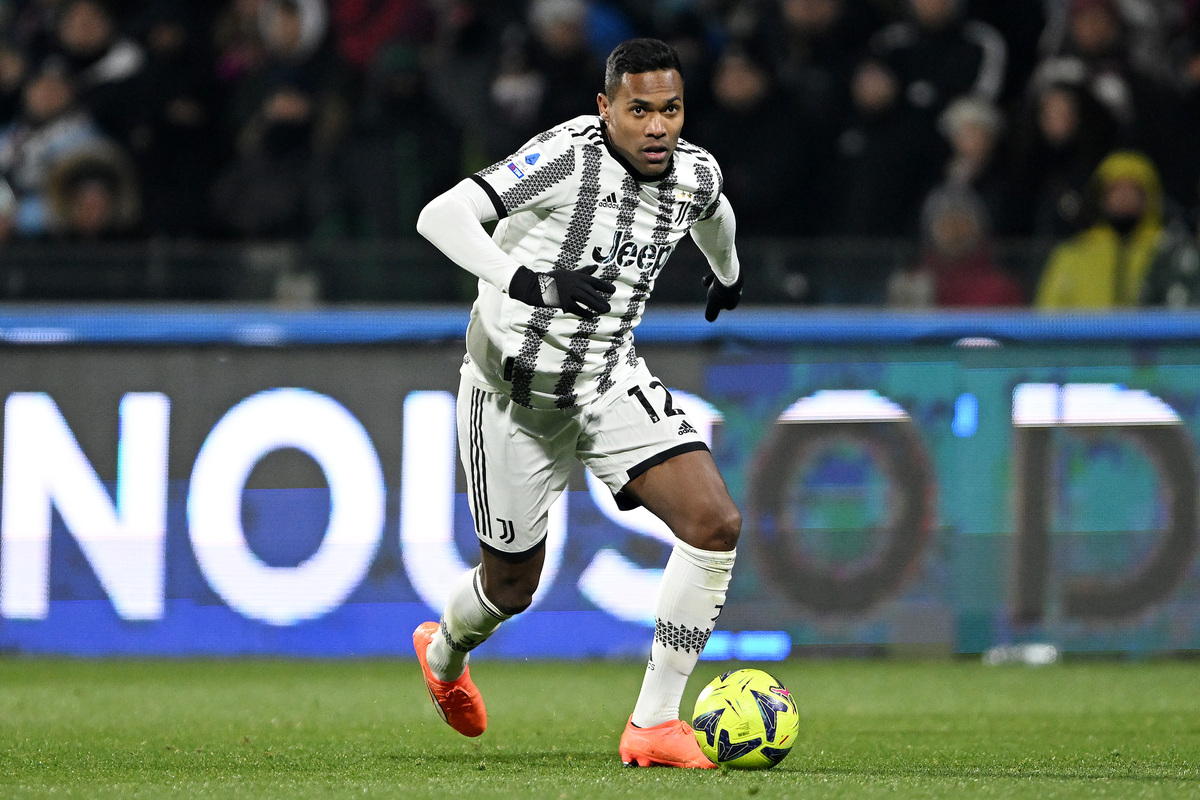 alex sandro fuori rosa via dalla juve contratto ingaggio