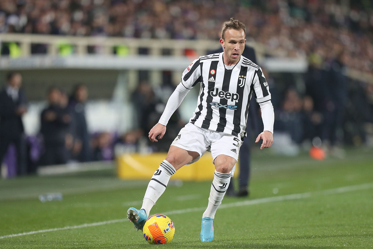 arthur mercato juve contratto cessione stipendio news