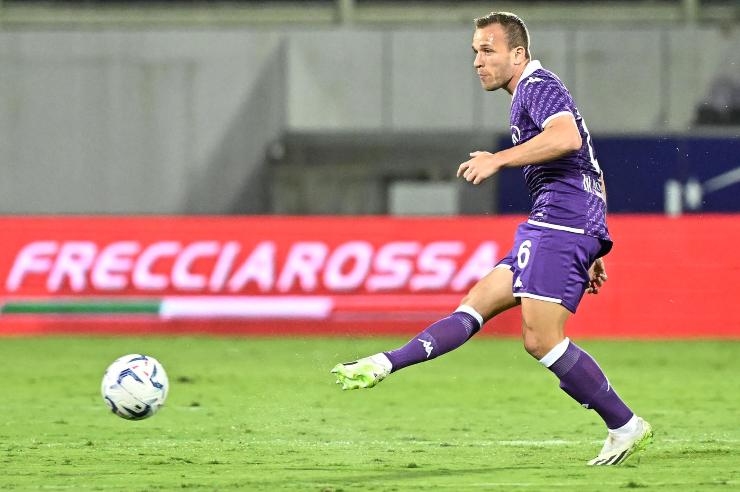 Arthur Melo in campo con la maglia della Fiorentina - foto ANSA - JMania.it