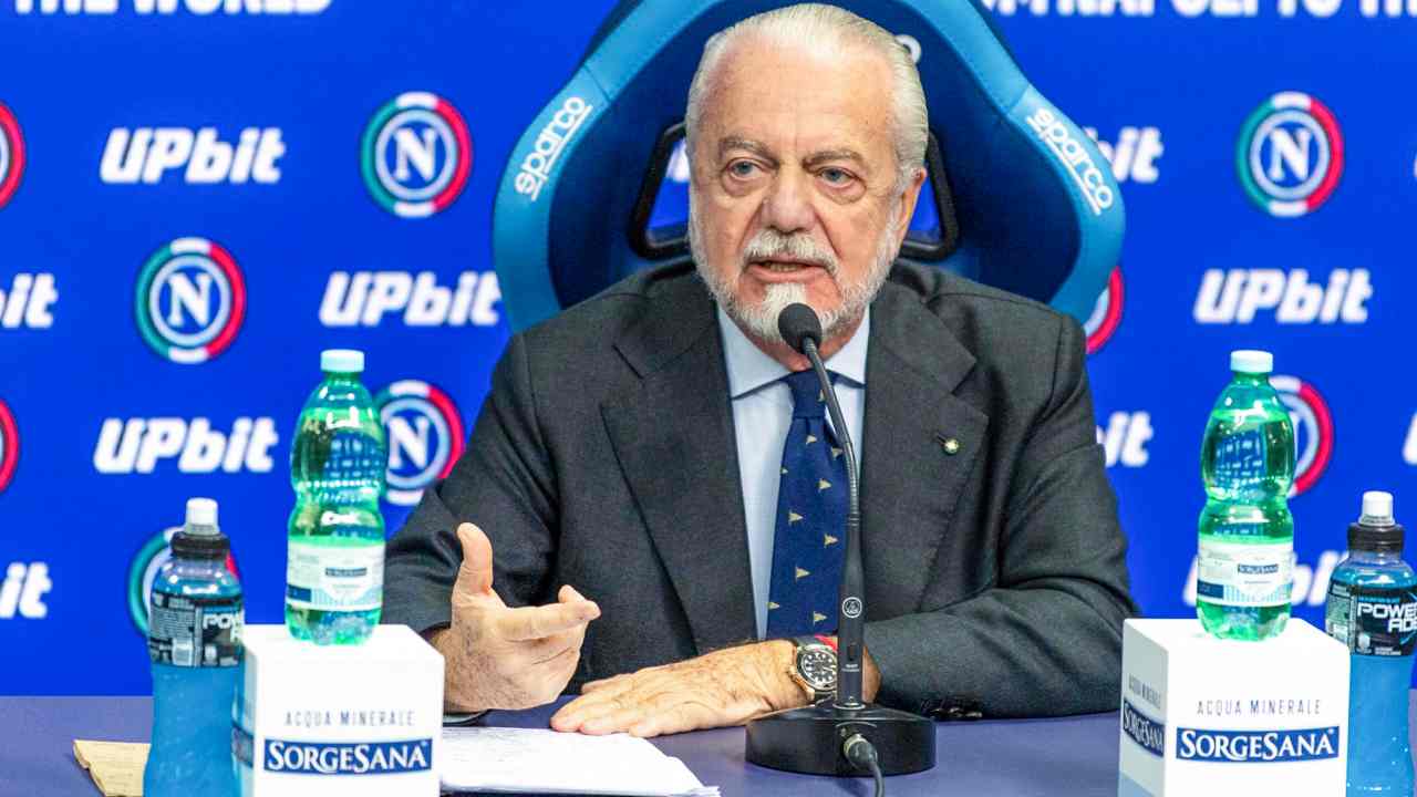 Aurelio De Laurentiis durante la conferenza stampa - foto ANSA - JMania.it