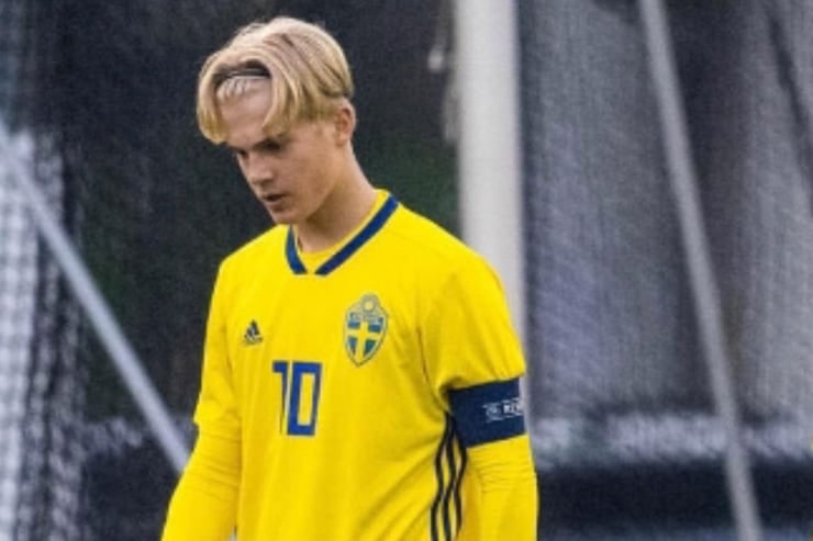 Lucas Bergvall con la maglia delle giovanili della Svezia - Foto profilo Instagram del giocatore - Jmania.it