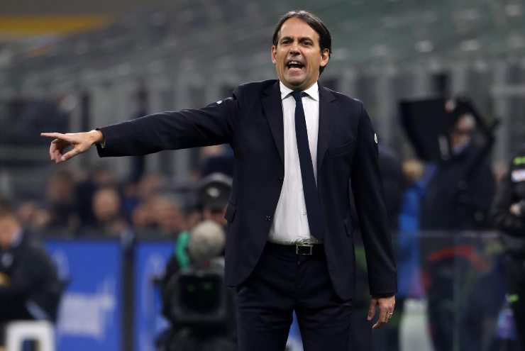 Simone Inzaghi si sbraita in panchina per incitare i suoi calciatori - foto ANSA - JMania.it