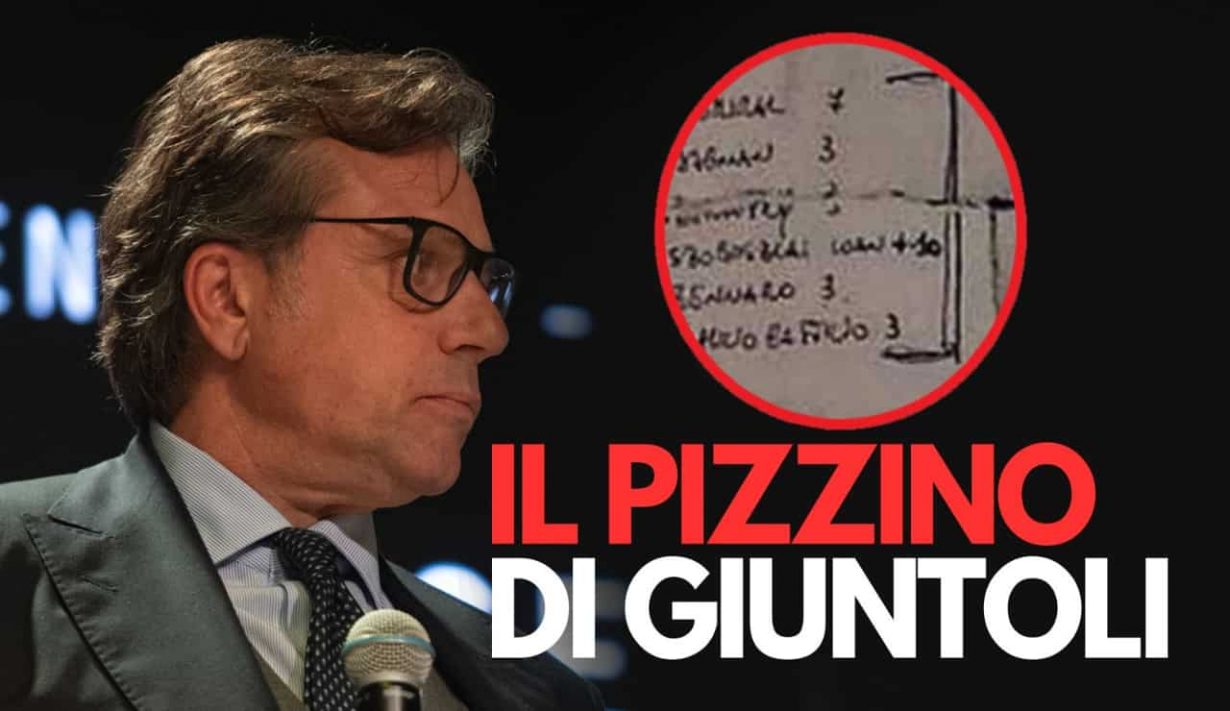 Cristiano Giuntoli e il pizzino di Fabio Paratici - Foto Lapresse - Jmania.it