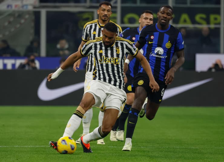 Gleison Bremer con la maglia della Juventus - Foto ANSA - Jmania.it