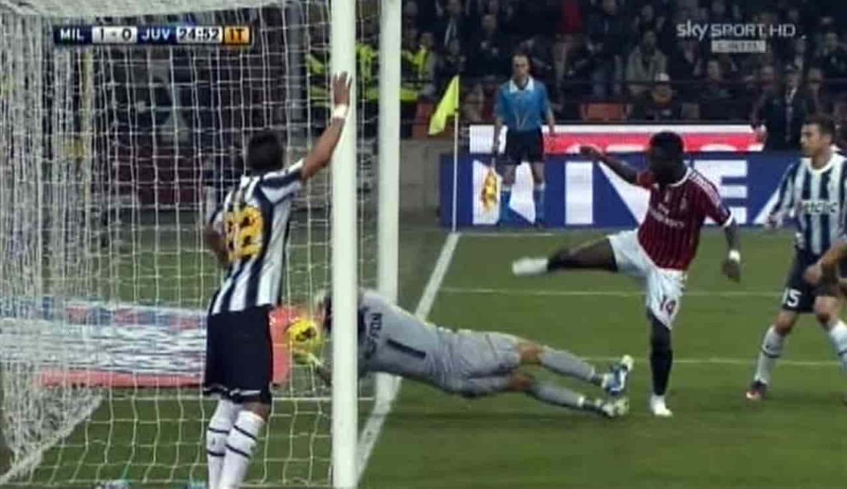 La rete non assegnata a Muntari in Milan vs Juventus, 2012 - Foto ANSA - Jmania.it