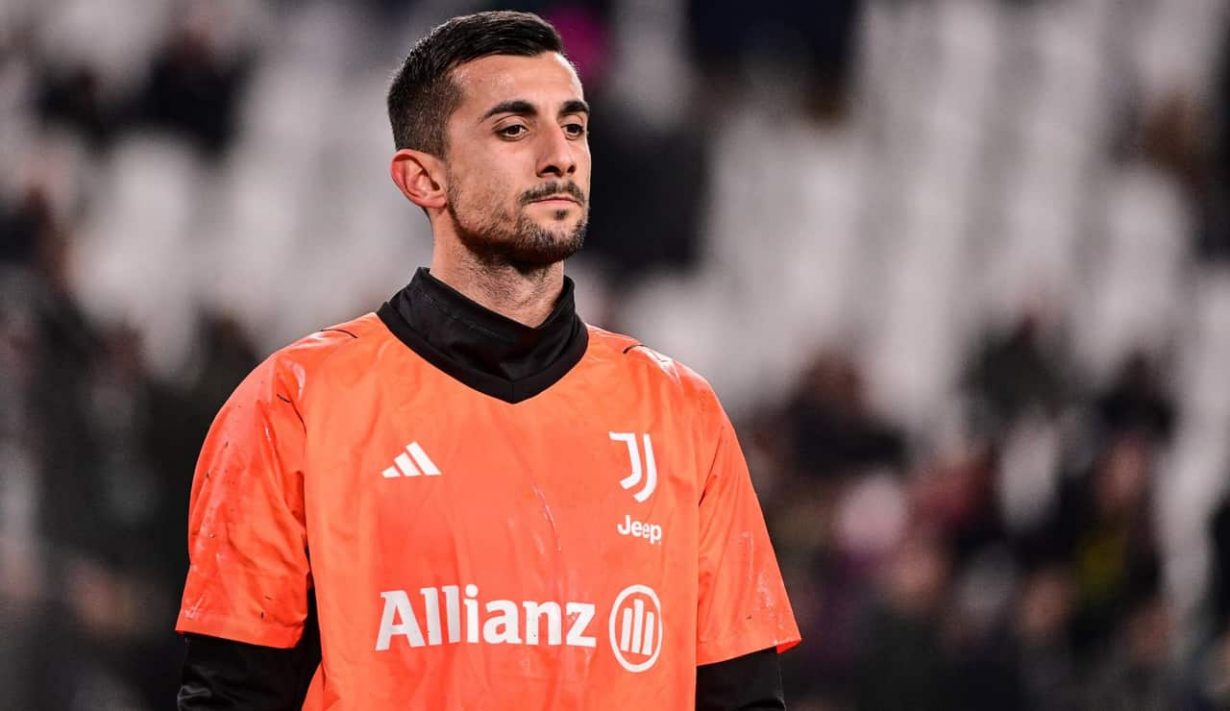 Mattia Perin nel pre-partita - Foto Lapresse - Jmania.it