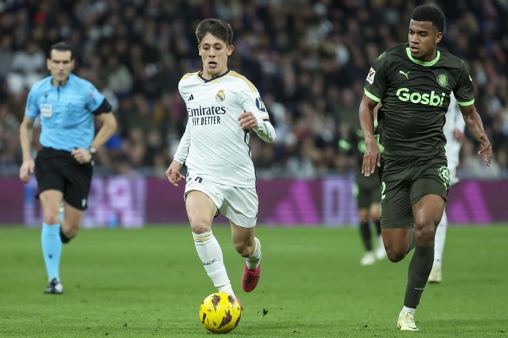 Arda Guler in campo con la maglia del Real Madrid - Foto ANSA - Jmania.it