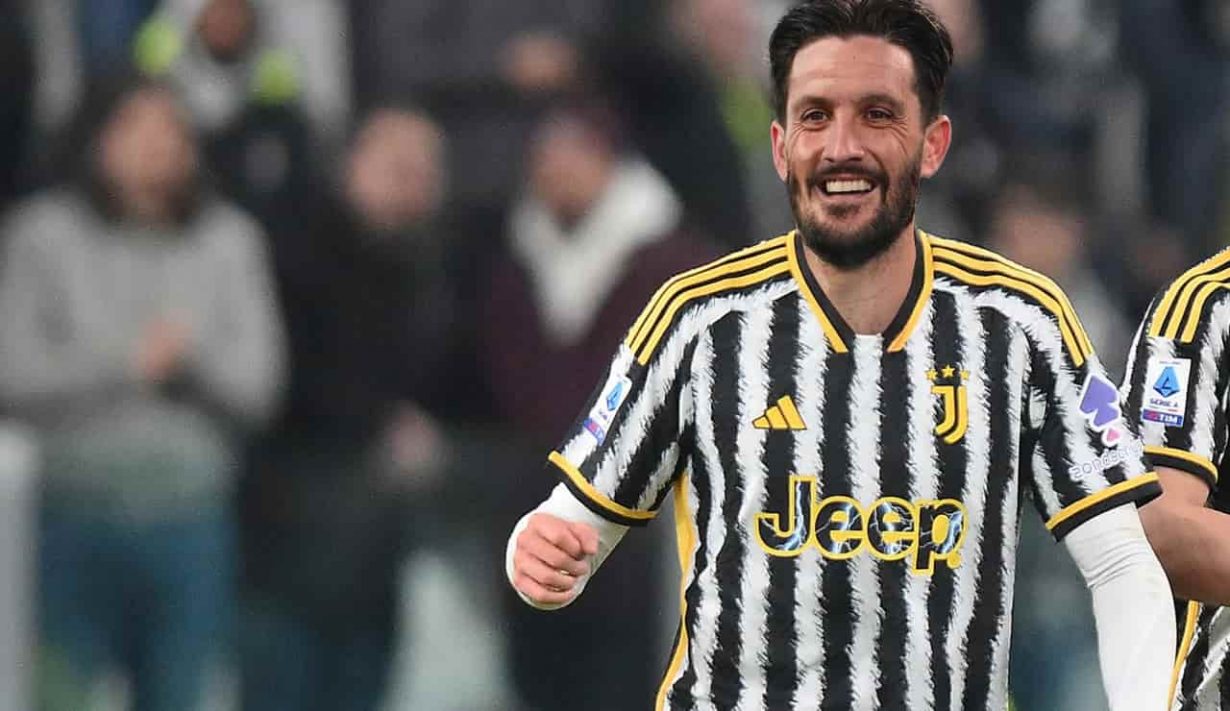 Luis Alberto con la maglia della Juventus - Foto ANSA - Jmania.it