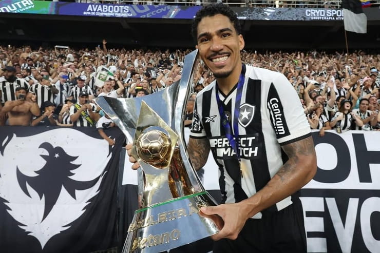 Allan con la Copa Libertadores - Foto dal suo profilo Instagram - Jmania.it