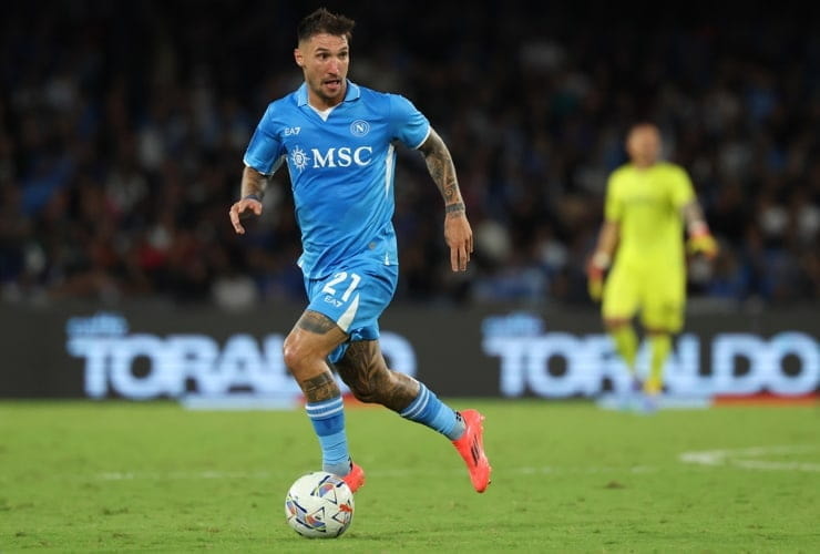 Mattia Politano in campo con la maglia del Napoli - Foto Lapresse - Jmania.it