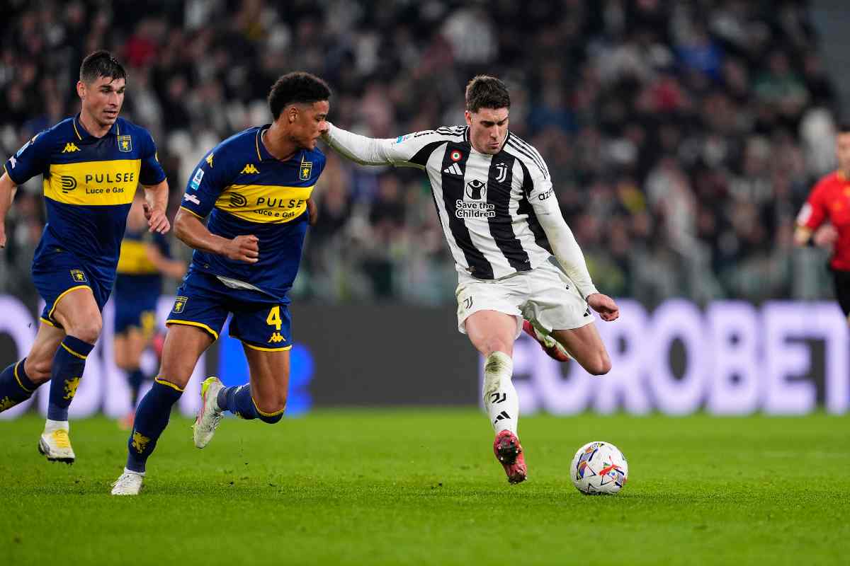 Calciomercato Juve, fissato il prezzo per far partire Dusan Vlahovic: le pretendenti non sono convinte. Le ultimissime notizie sul mondo della squadra bianconera