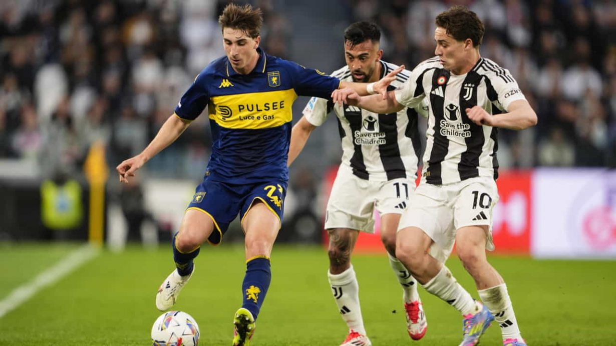 Lo scambio tra Juventus e Napoli - Foto Lapresse - Jmania.it