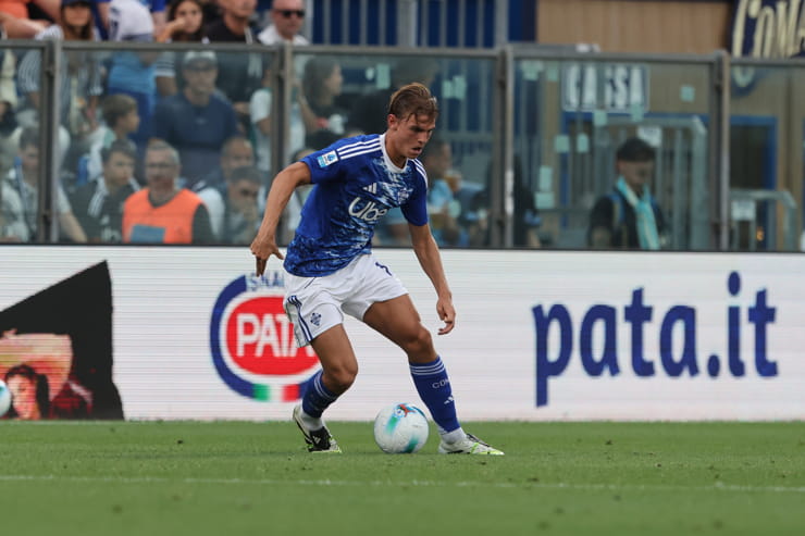 Nico Paz in campo con la maglia del Como - Foto Lapresse - Jmania.it
