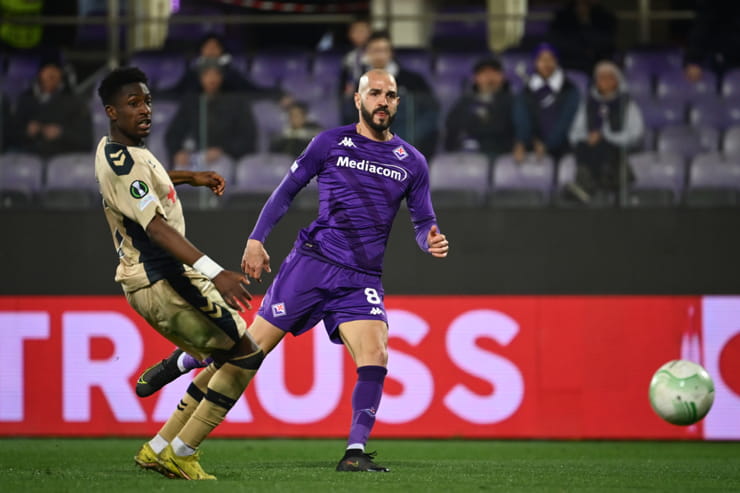Riccardo Saponara in campo con la maglia della Fiorentina - Foto Lapresse - Jmania.it