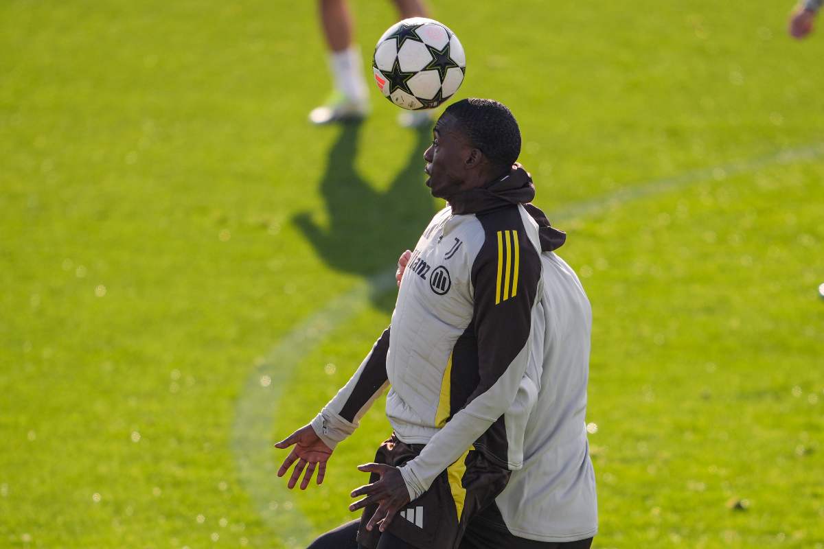 Calciomercato Juve, il calciatore ha già lasciato il ritiro in Germania: la cessione è ormai definita. Le ultimissime notizie sul mondo della squadra bianconera