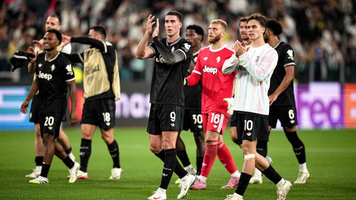 I giocatori della Juventus a fine partita - Foto Lapresse - Jmania.it