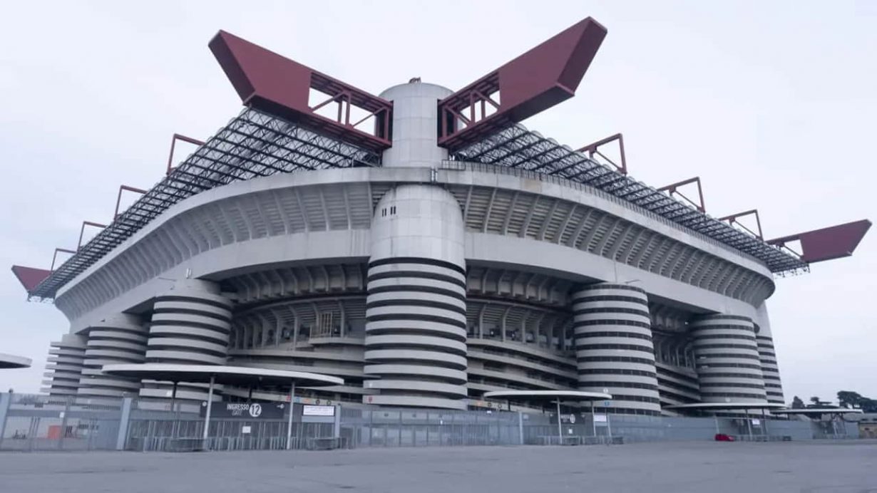 Lo stadio San Siro da fuori - Foto Lapresse - Jmania.it