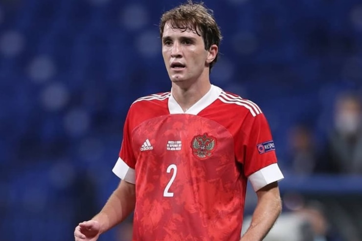 Mario Fernandes in campo con la maglia della Russia - Foto dal suo profilo Instagram - Jmania.it