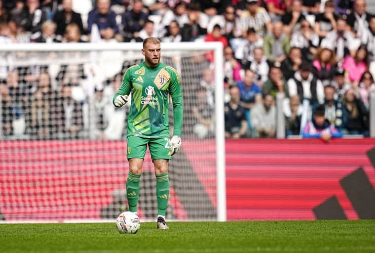 Michele Di Gregorio in campo con la maglia della Juventus - Foto Lapresse - Jmania.it