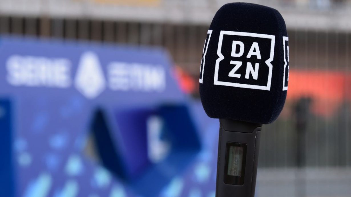 Microfono con logo Dazn